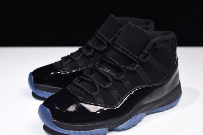 Rep TB 11 378037-005 and Jordan Cap Air black Gown 0701